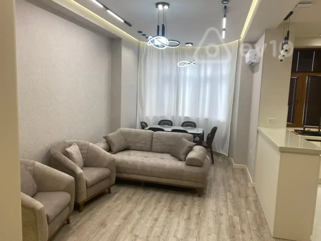 Kirayə verilir 2 otaqlı yeni tikili 75 m²