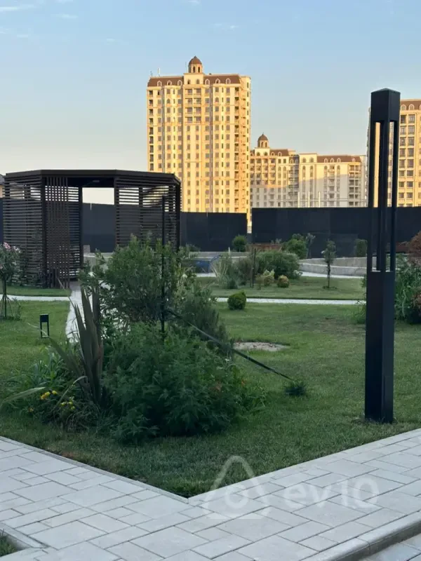 Kirayə verilir 3 otaqlı yeni tikili 105 m²