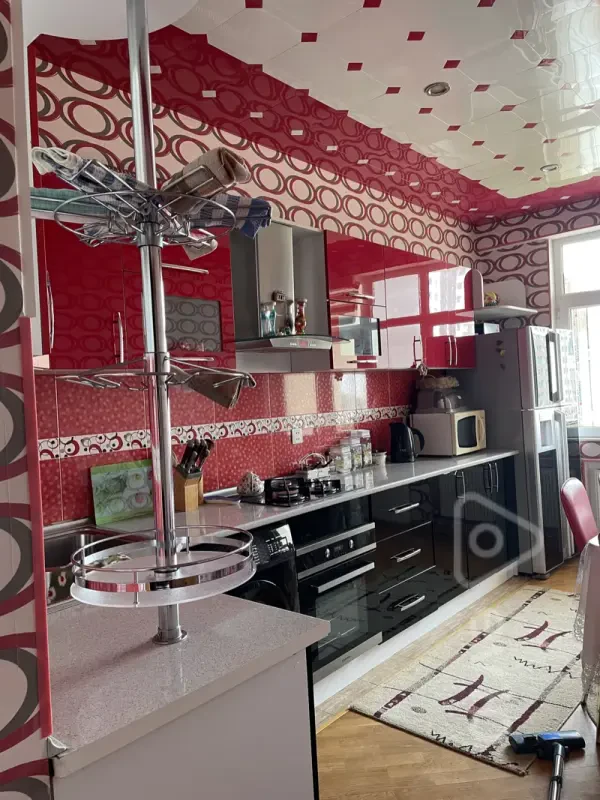 Kirayə verilir 3 otaqlı yeni tikili 90140 m²
