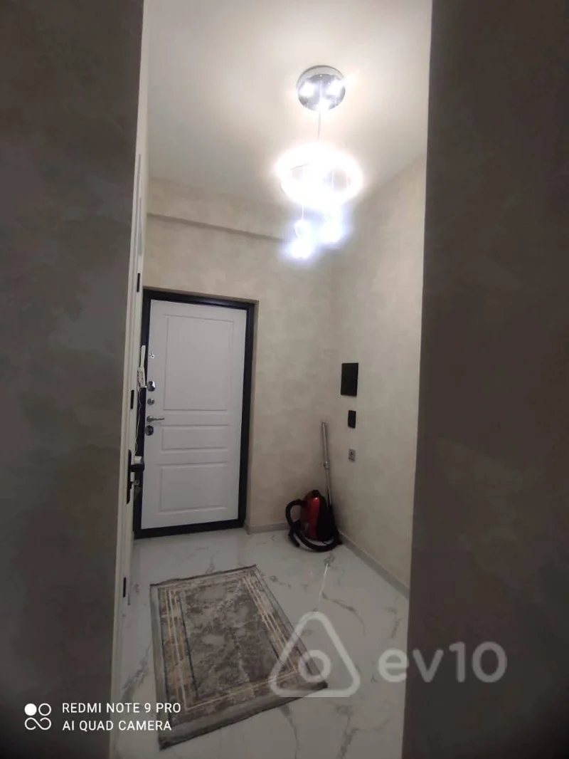 Kirayə verilir 2 otaqlı yeni tikili 65 m²