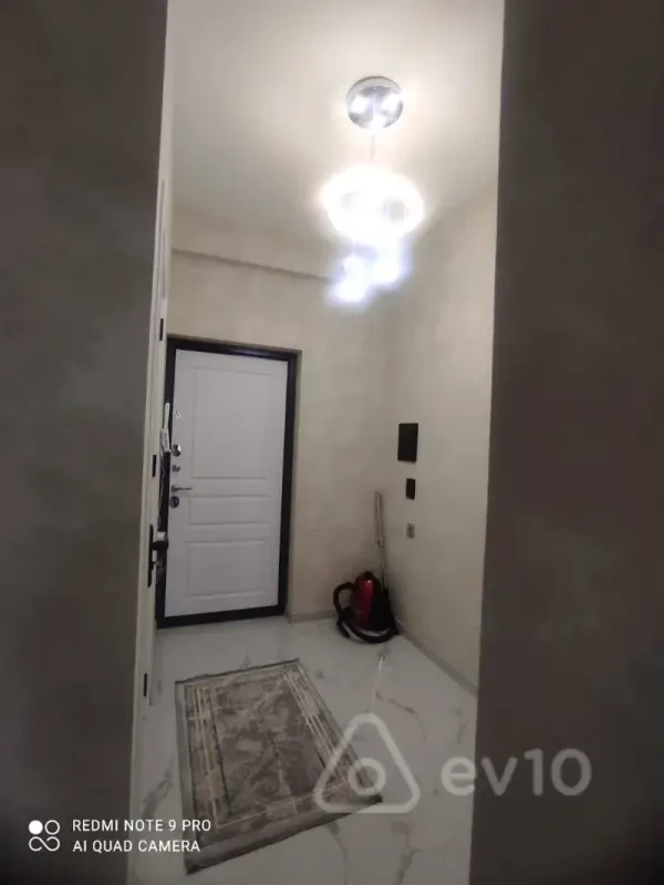 Kirayə verilir 2 otaqlı yeni tikili 65 m²