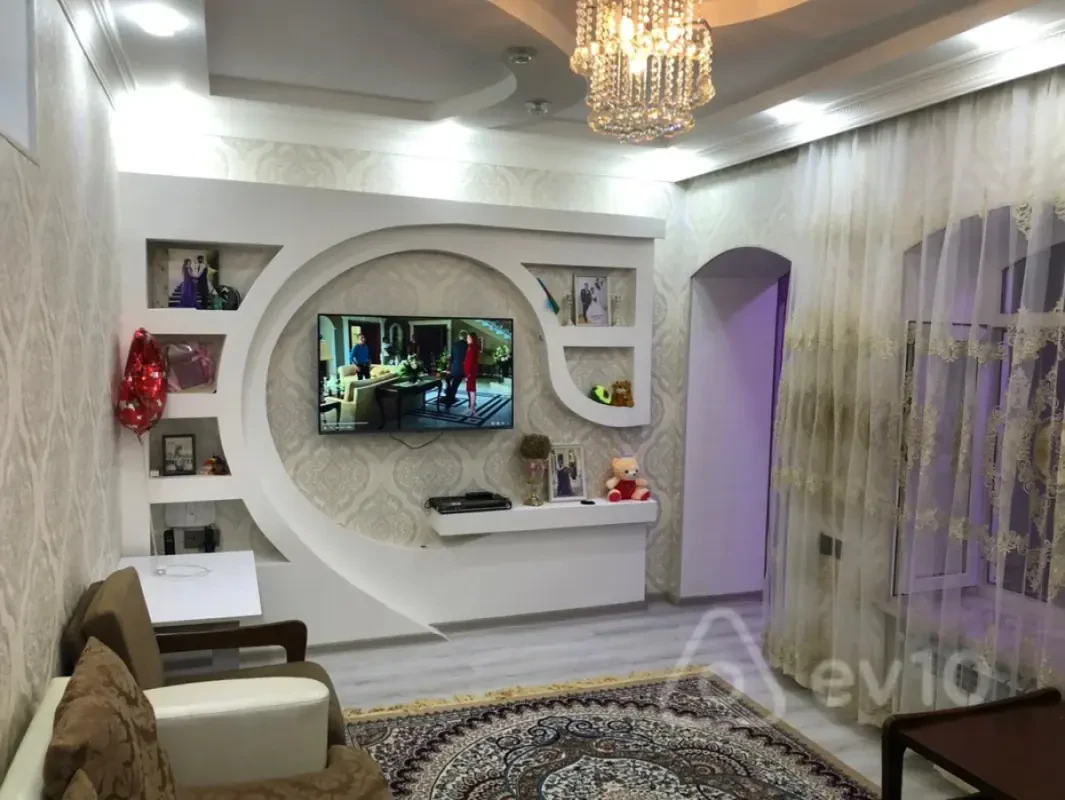 Satılır 3 otaqlı köhnə tikili 75 m²