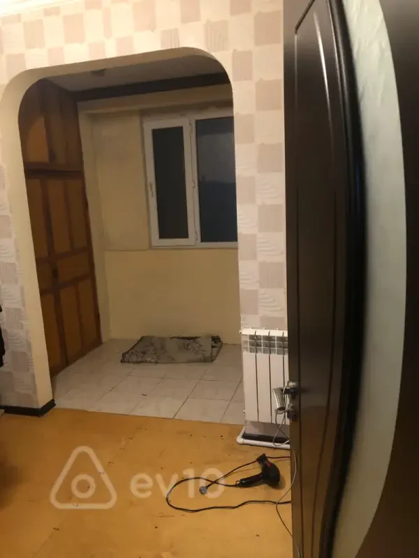 Kirayə verilir 3 otaqlı köhnə tikili 90 m²