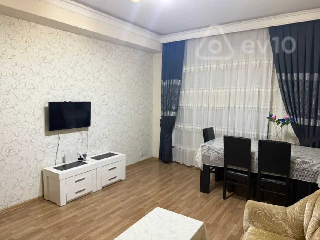 Kirayə verilir 2 otaqlı yeni tikili 65 m²