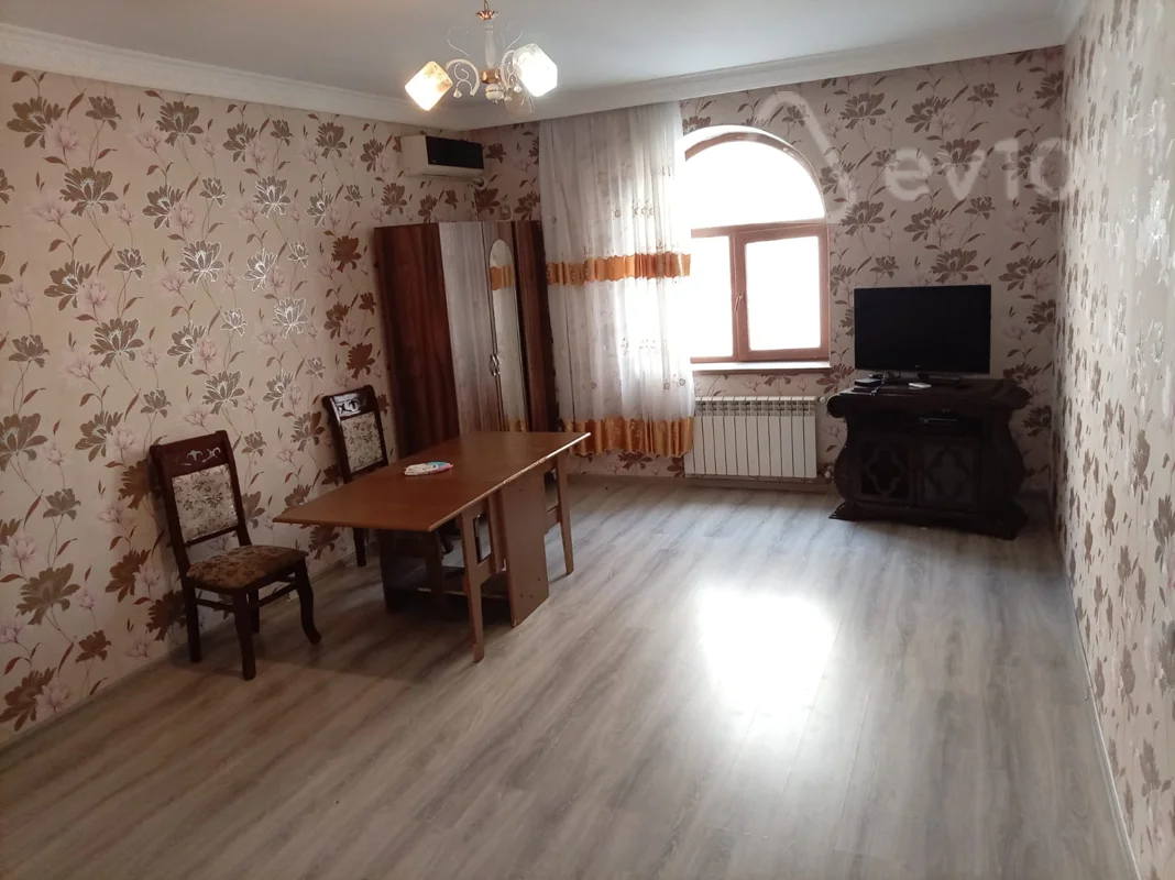 Kirayə verilir 2 otaqlı yeni tikili 80 m²