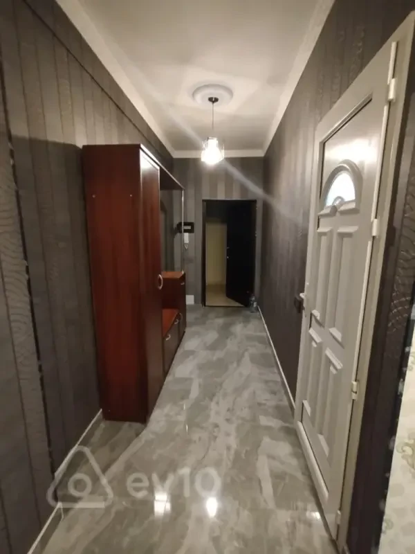 Kirayə verilir 3 otaqlı yeni tikili 80 m²