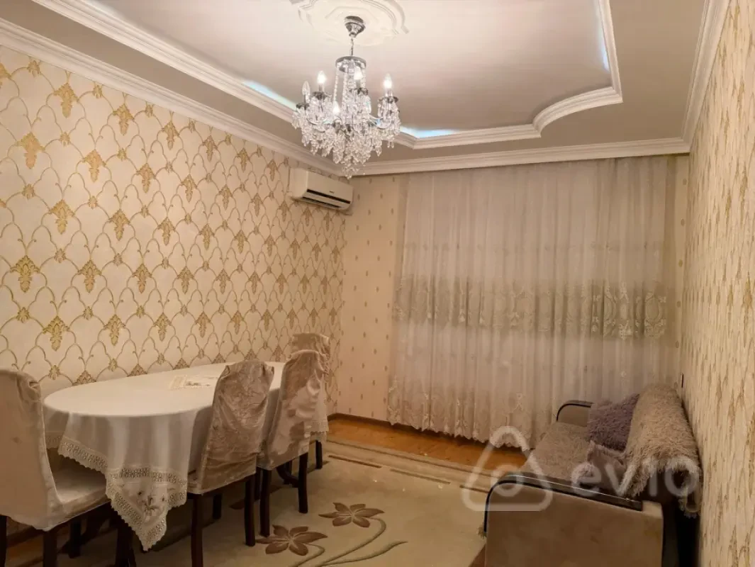 Satılır 2 otaqlı köhnə tikili 60 m²