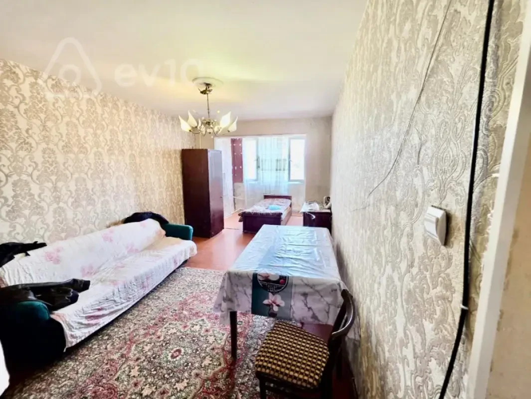 Satılır 1 otaqlı köhnə tikili 35 m²