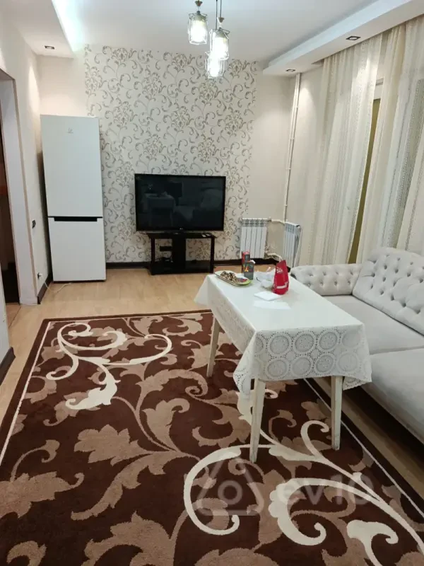 Kirayə verilir 2 otaqlı köhnə tikili 50 m²