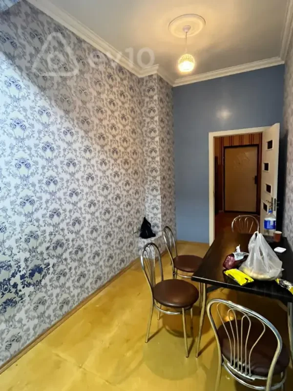 Kirayə verilir 2 otaqlı köhnə tikili 55 m²