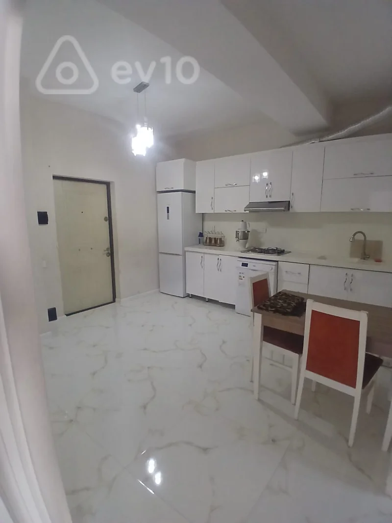 Kirayə verilir 2 otaqlı yeni tikili 80 m²
