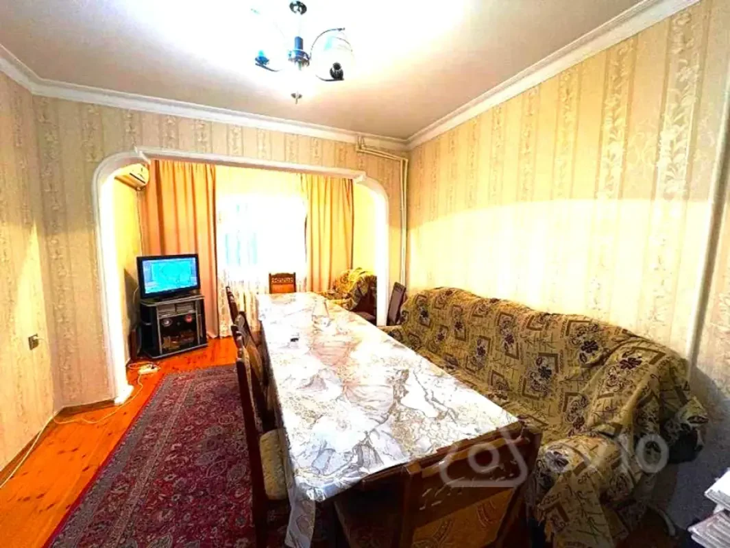 Satılır 2 otaqlı köhnə tikili 65 m²