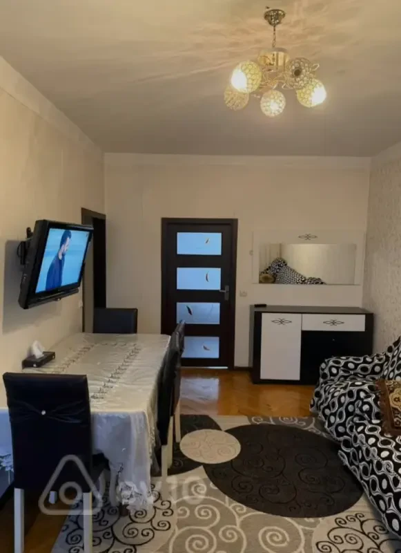 Kirayə verilir 2 otaqlı köhnə tikili 70 m²