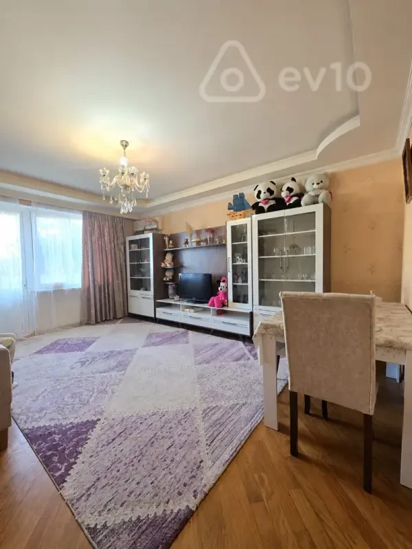Satılır 3 otaqlı köhnə tikili 85 m²