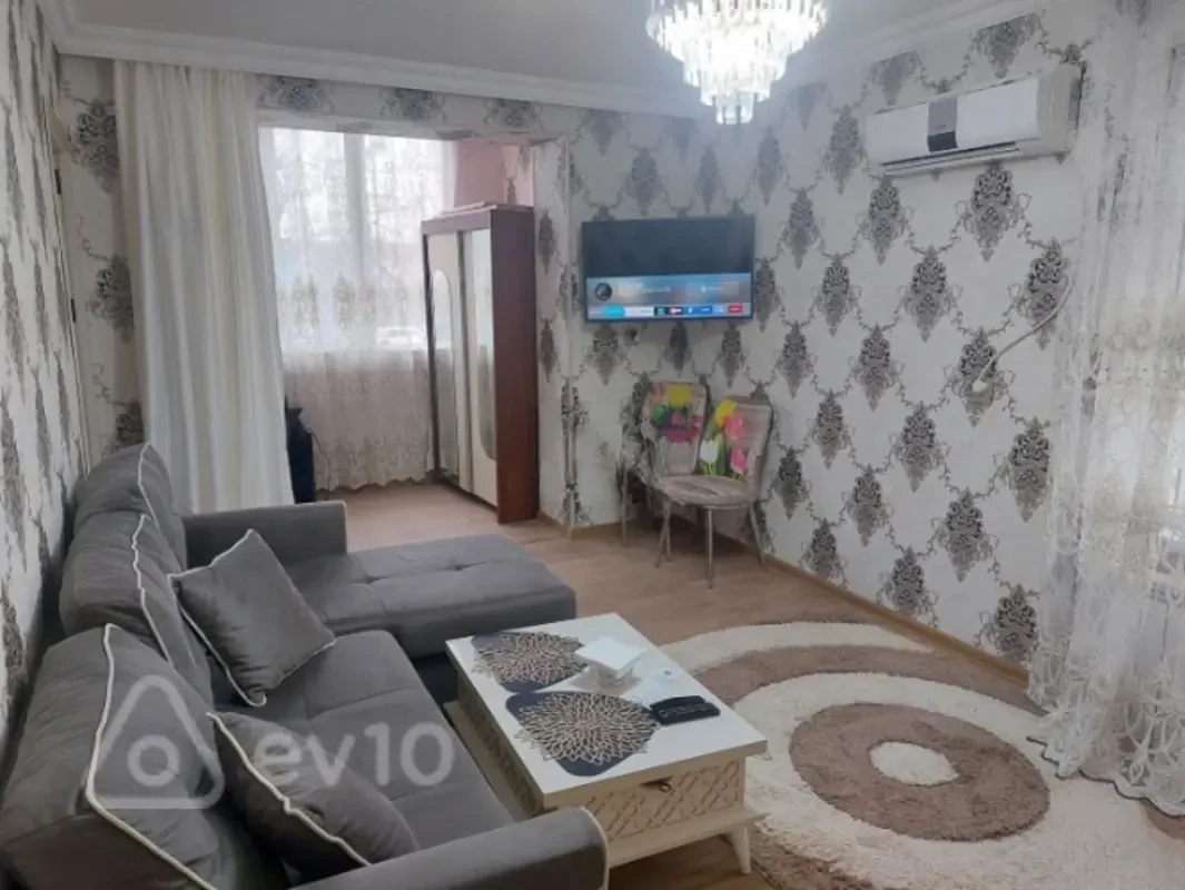 Satılır 2 otaqlı köhnə tikili 38 m²