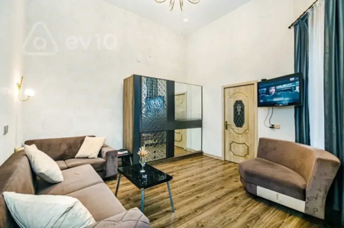 Satılır 2 otaqlı köhnə tikili 72 m²