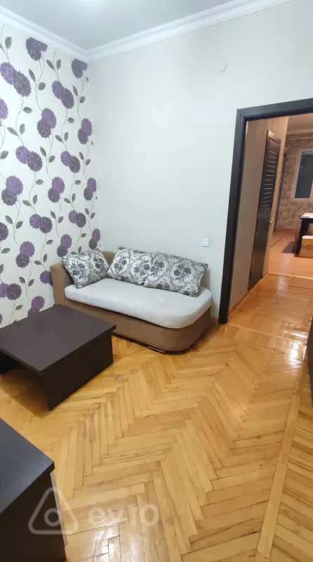 Kirayə verilir 1 otaqlı köhnə tikili 62 m²