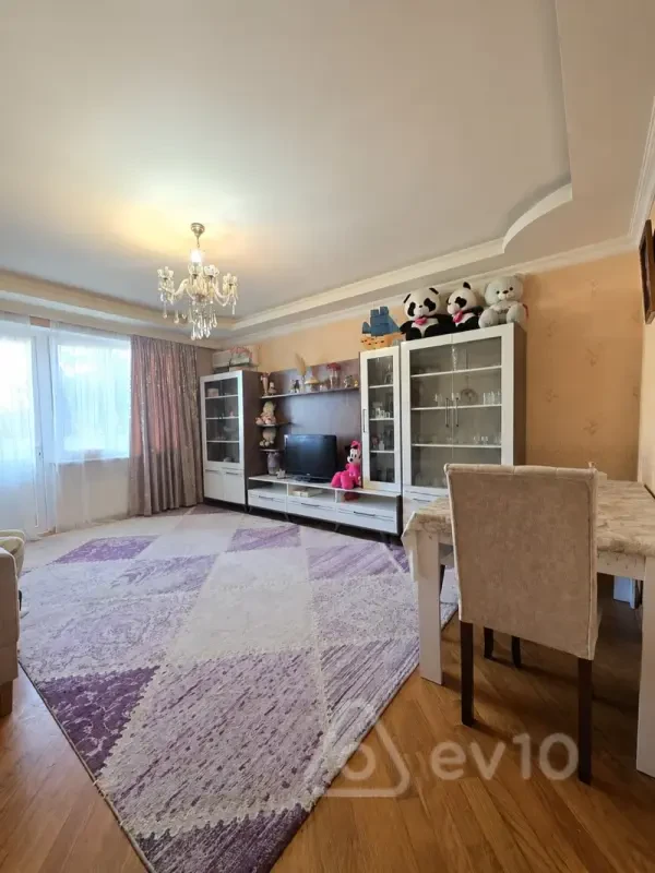 Satılır 3 otaqlı köhnə tikili 85 m²
