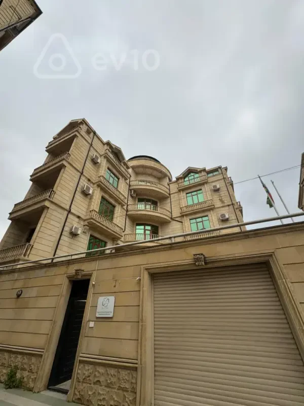 Kirayə verilir 13 otaqlı həyət evi 1000 m²