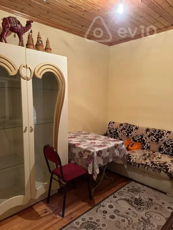 Kirayə verilir 3 otaqlı köhnə tikili 48 m²
