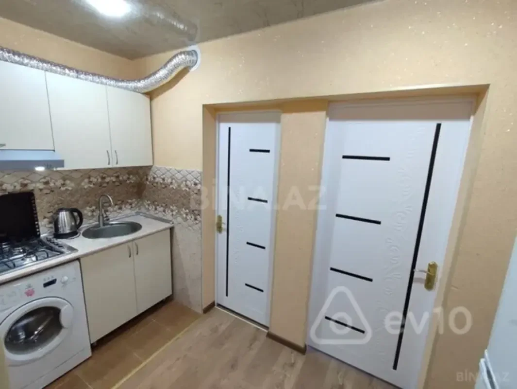 Kirayə verilir 2 otaqlı köhnə tikili 60 m²