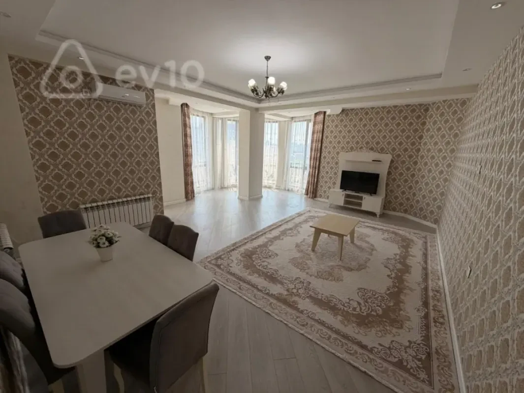 Kirayə verilir 3 otaqlı yeni tikili 150 m²