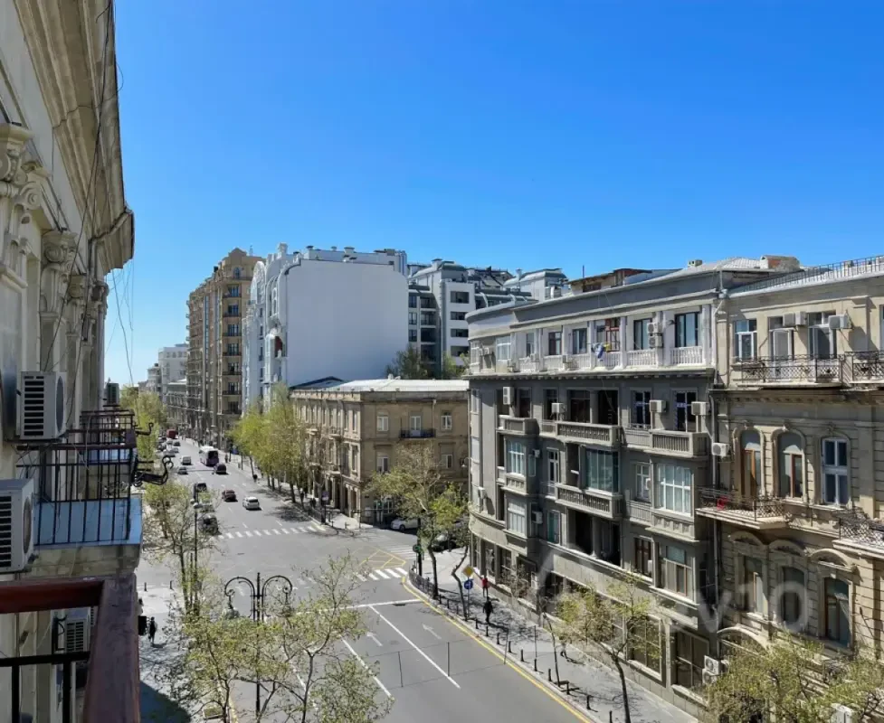 Kirayə verilir 3 otaqlı köhnə tikili 110 m²