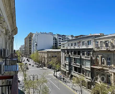 Kirayə verilir 3 otaqlı köhnə tikili 110 m² — Bakı, Səbail 3 otaq 110.00 m²