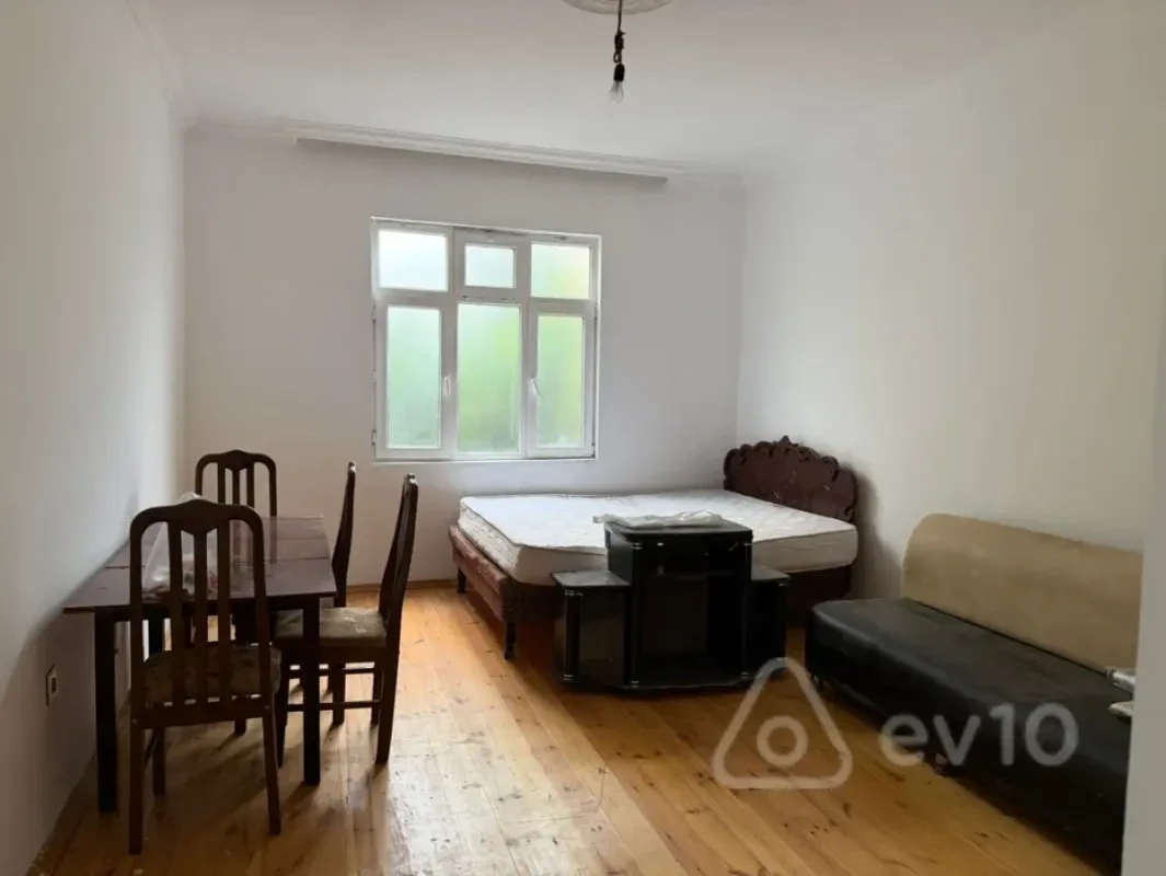 Kirayə verilir 2 otaqlı həyət evi 60 m²