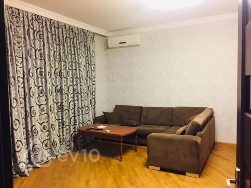 Kirayə verilir 3 otaqlı yeni tikili 110 m²
