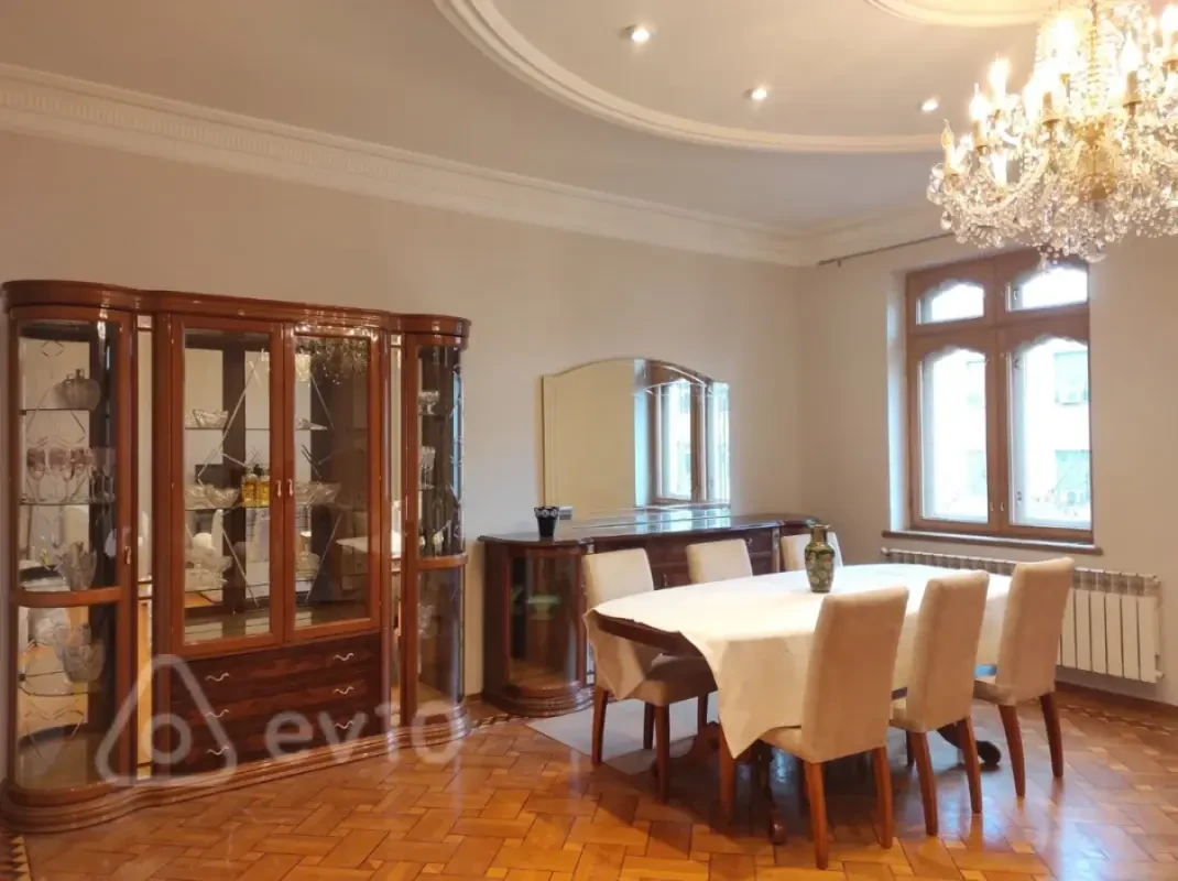 Kirayə verilir 2 otaqlı köhnə tikili 70 m²