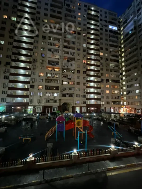Kirayə verilir 3 otaqlı yeni tikili 136 m²