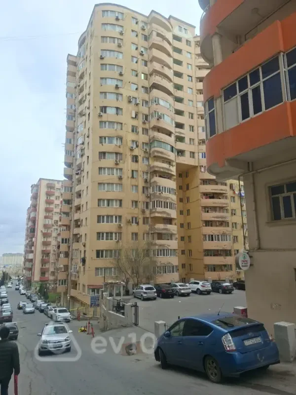 Satılır 3 otaqlı yeni tikili 82 m²