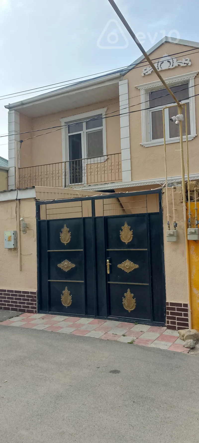 Satılır 4 otaqlı həyət evi 120 m²