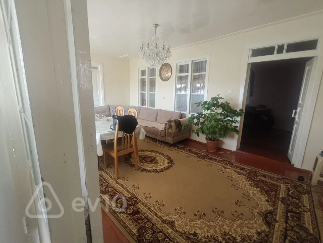 Satılır 5 otaqlı həyət evi 115 m²