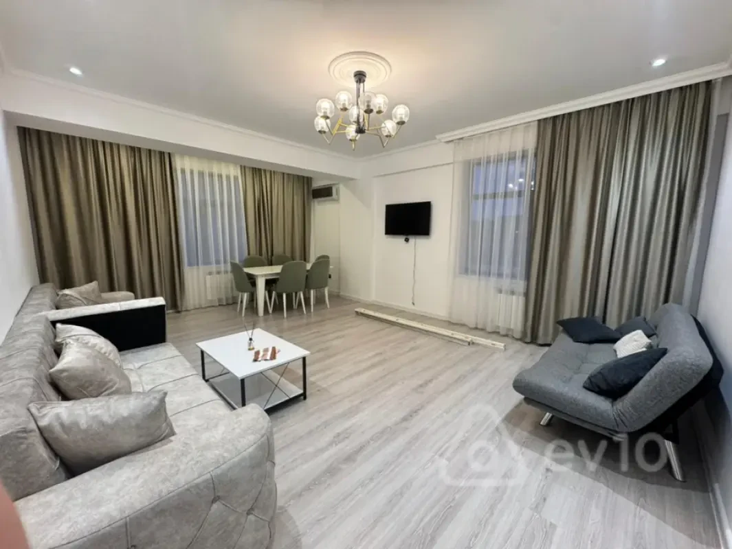 Kirayə verilir 2 otaqlı yeni tikili 105 m²