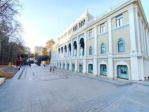 Kirayə verilir 2 otaqlı köhnə tikili 80 m² — Bakı, Səbail 2 otaq 80.00 m²