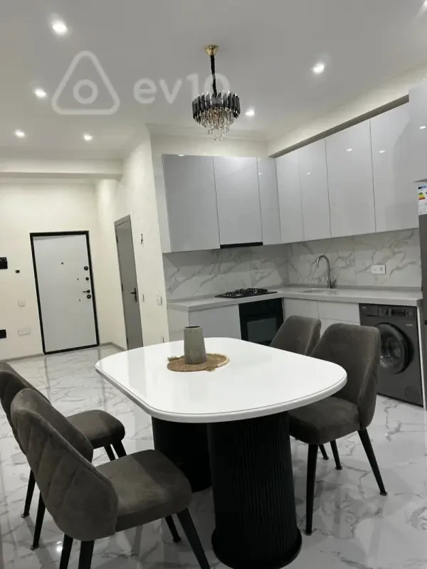 Kirayə verilir 2 otaqlı yeni tikili 56 m²