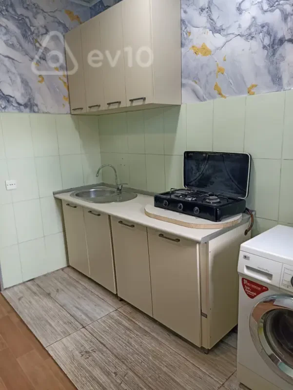 Kirayə verilir 2 otaqlı həyət evi 48 m²