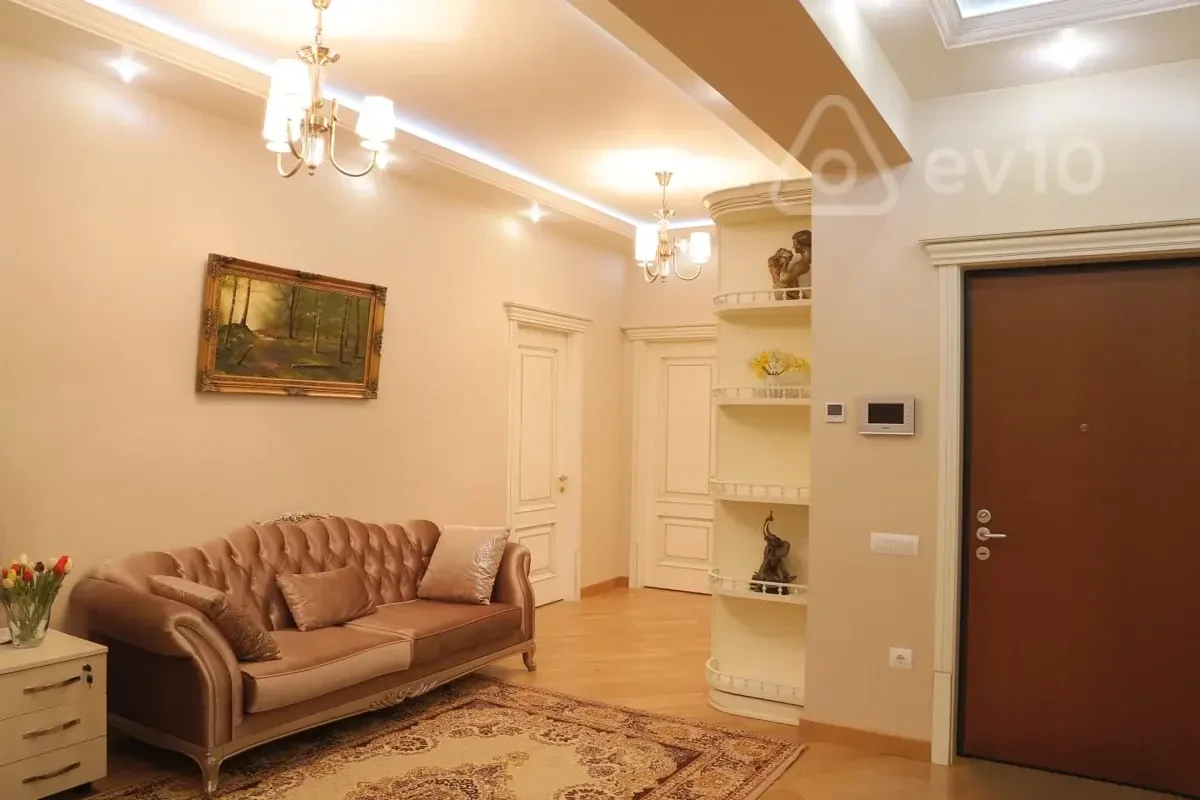 Satılır 3 otaqlı yeni tikili 180 m²