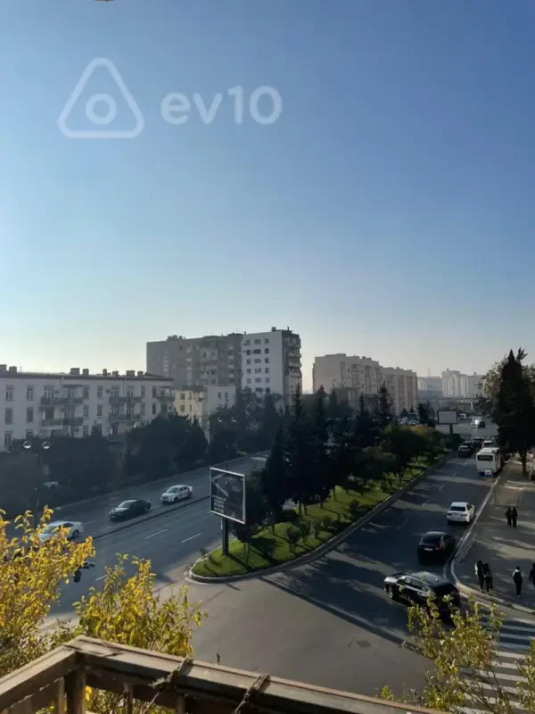 Kirayə verilir 2 otaqlı köhnə tikili 60 m²