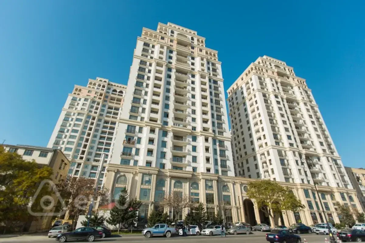 Kirayə verilir 4 otaqlı yeni tikili 150 m²