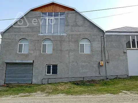Satılır 8 otaqlı həyət evi 250 m² — Göygöl 8 otaq 250.00 m²