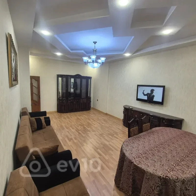 Kirayə verilir 3 otaqlı yeni tikili 130 m²