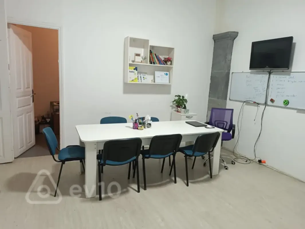 Kirayə verilir 3 otaqlı ofis 70 m²