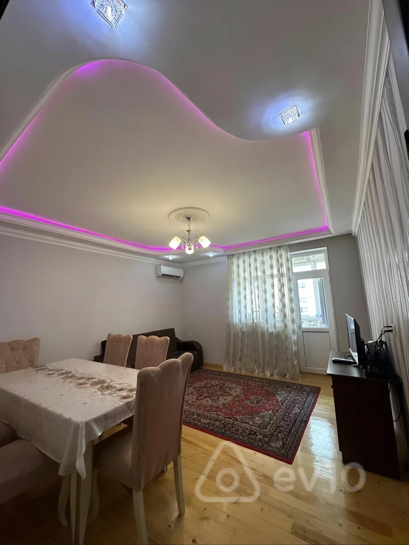 Kirayə verilir 2 otaqlı yeni tikili 70 m²