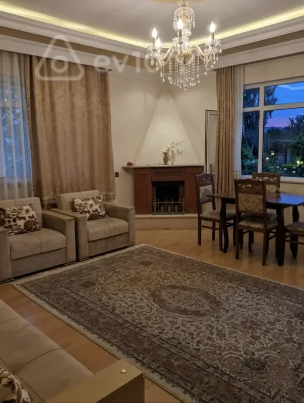 Kirayə verilir 2 otaqlı köhnə tikili 60 m²