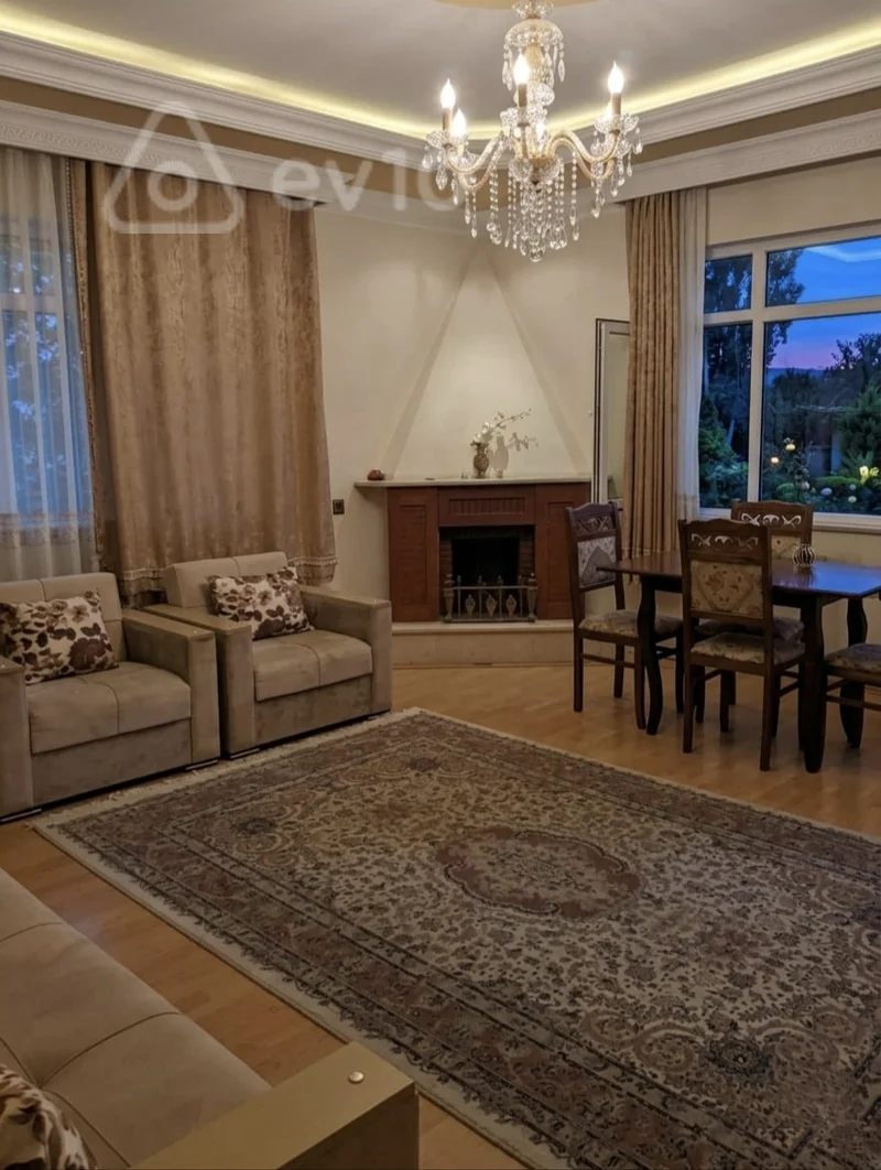 Kirayə verilir 2 otaqlı köhnə tikili 60 m²