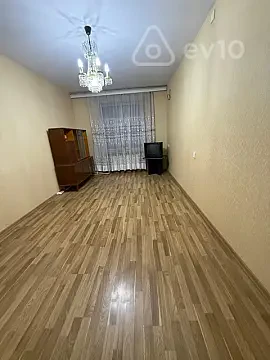 Satılır 4 otaqlı köhnə tikili 105 m² — Bakı, Binəqədi 4 otaq 105.00 m²