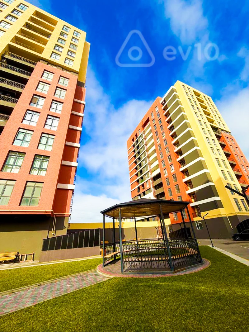 Satılır 2 otaqlı yeni tikili 81 m²